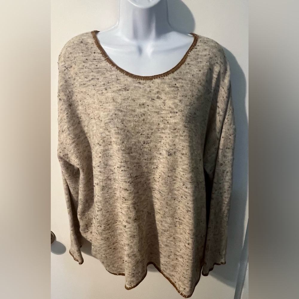 Hem & Thread Speckled Cream, Brown and Tan Sweater size Large